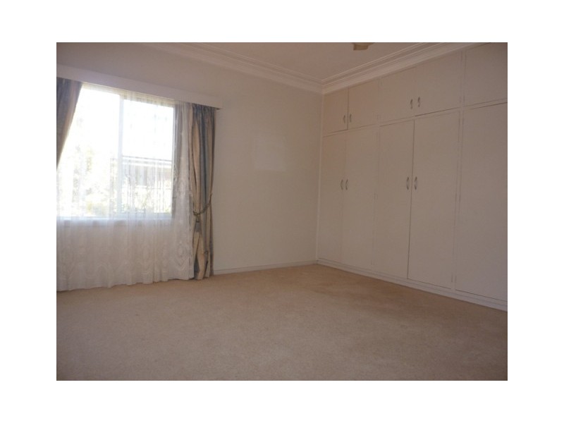 29 Roycox Crescent, Dubbo NSW 2830