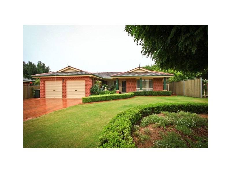 6 Gasnier Place, Dubbo NSW 2830