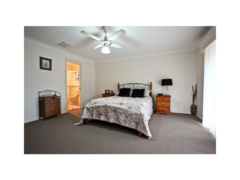 6 Gasnier Place, Dubbo NSW 2830