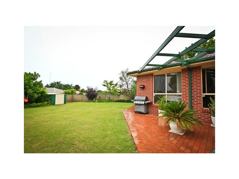 6 Gasnier Place, Dubbo NSW 2830