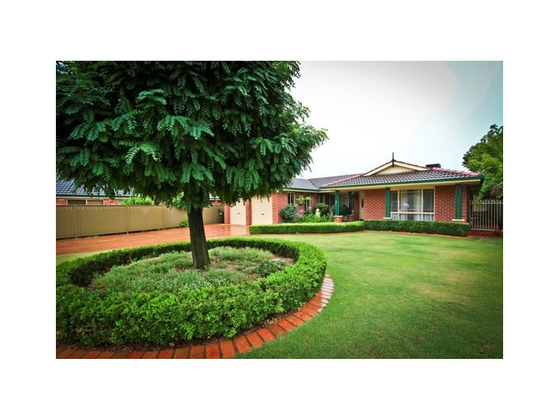 6 Gasnier Place, Dubbo NSW 2830