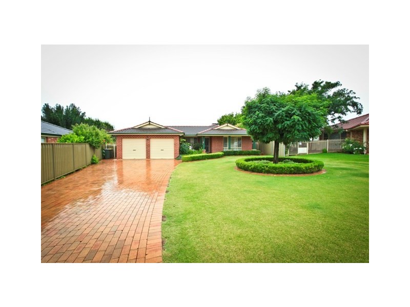 6 Gasnier Place, Dubbo NSW 2830