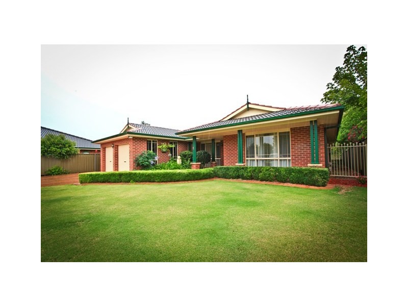 6 Gasnier Place, Dubbo NSW 2830