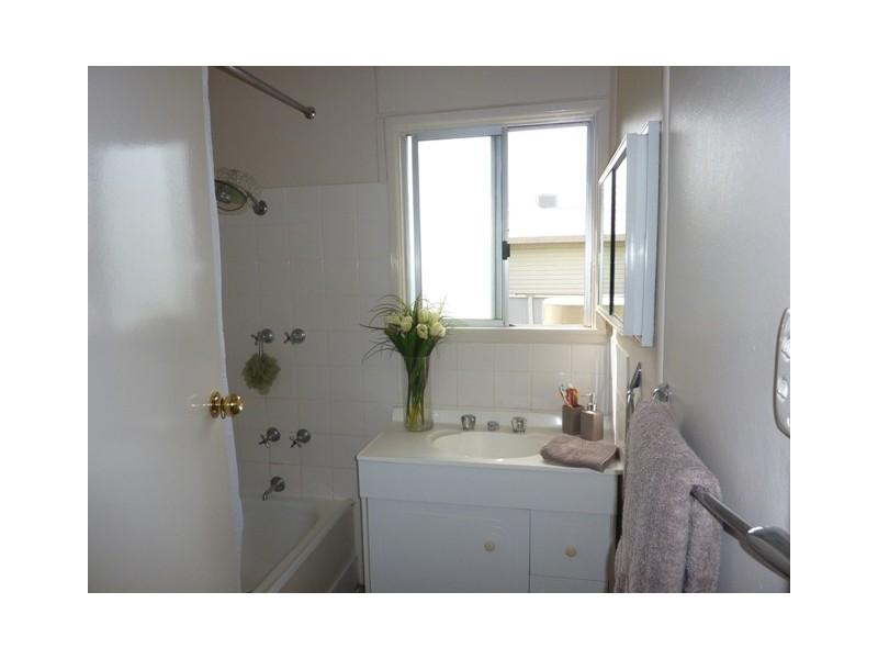 4 Gloucester Ave, Dubbo NSW 2830