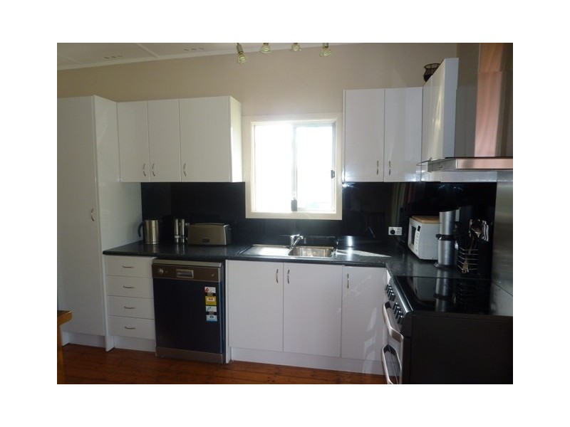 4 Gloucester Ave, Dubbo NSW 2830