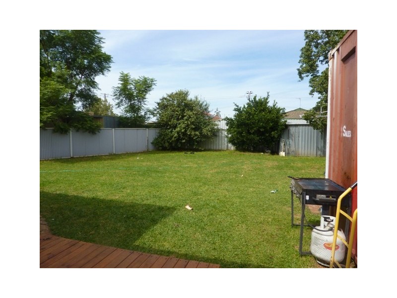4 Gloucester Ave, Dubbo NSW 2830