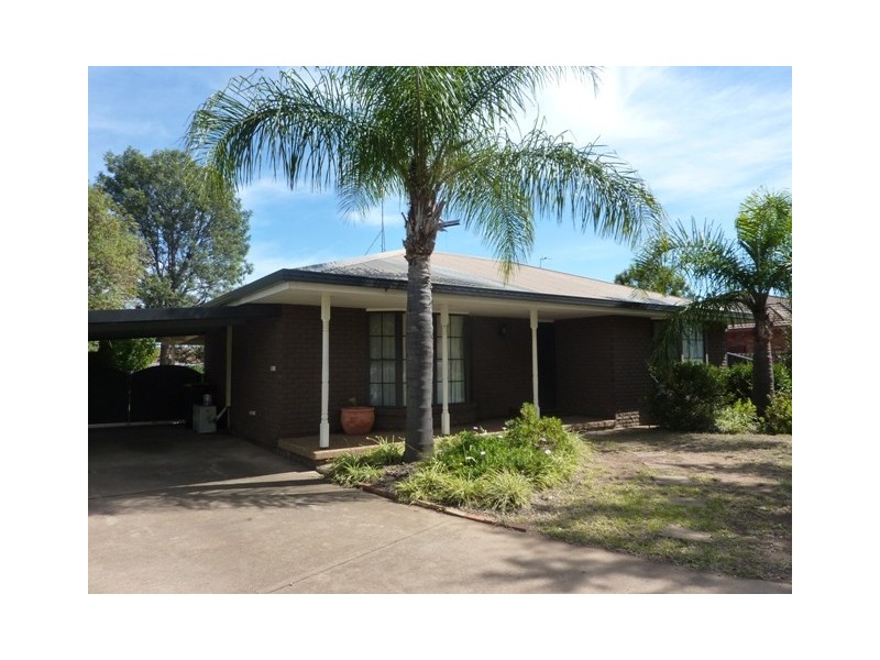8  Sloman Close, Dubbo NSW 2830