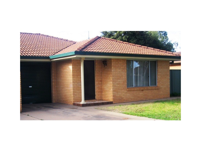2B Rivergum Place, Dubbo NSW 2830