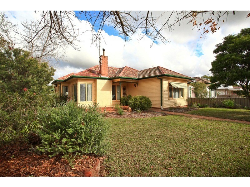15 Lovett Avenue, Dubbo NSW 2830