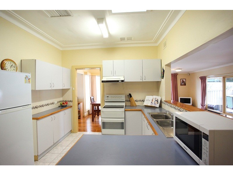 15 Lovett Avenue, Dubbo NSW 2830