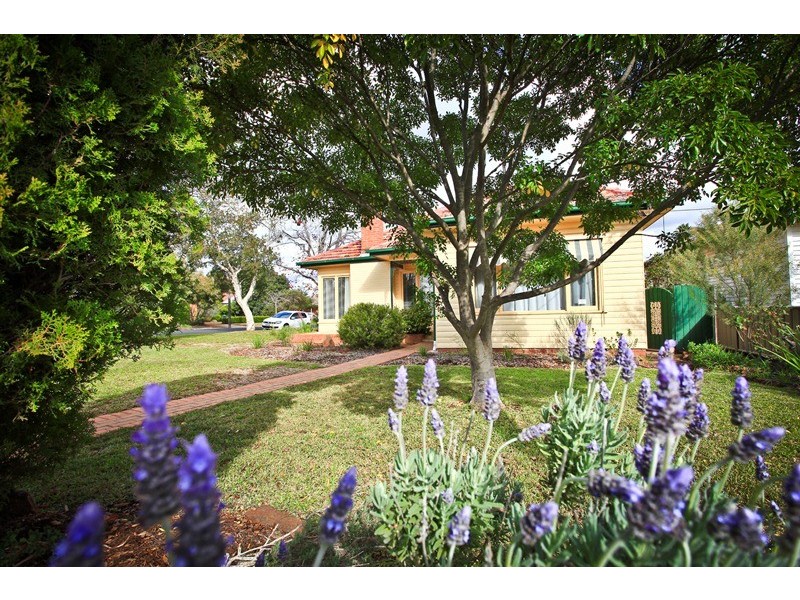 15 Lovett Avenue, Dubbo NSW 2830