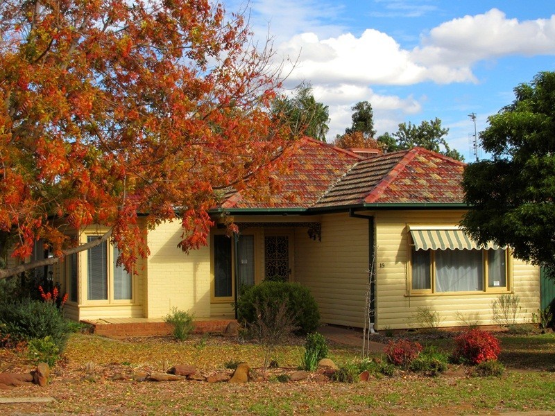 15 Lovett Avenue, Dubbo NSW 2830