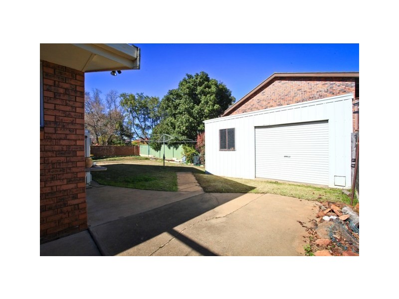 11 Hammond Street, Dubbo NSW 2830