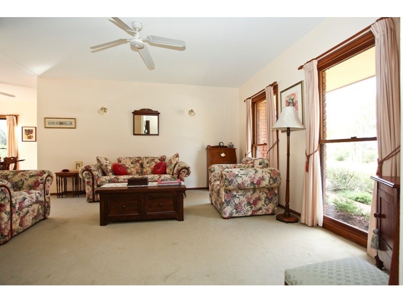 77 Margaret Crescent, Dubbo NSW 2830