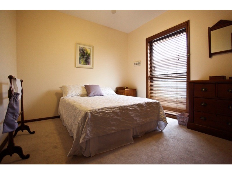 77 Margaret Crescent, Dubbo NSW 2830