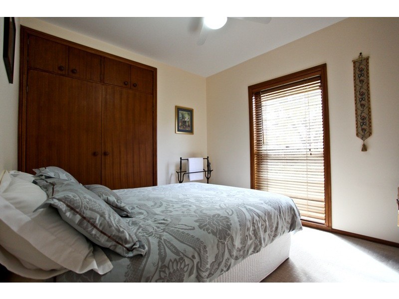 77 Margaret Crescent, Dubbo NSW 2830