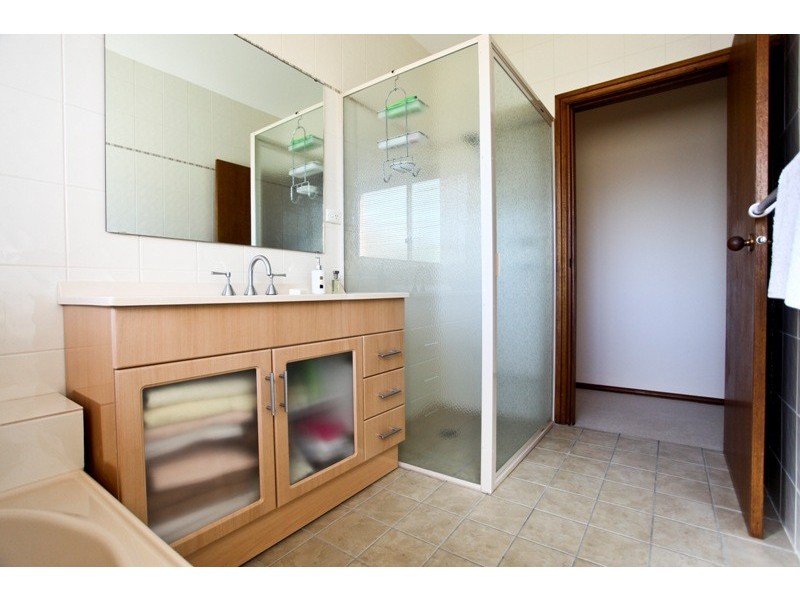 77 Margaret Crescent, Dubbo NSW 2830