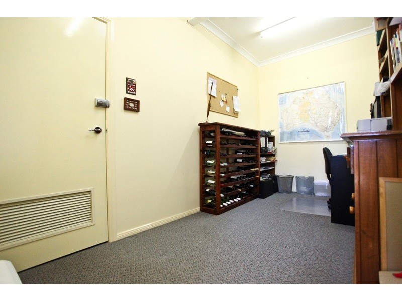 77 Margaret Crescent, Dubbo NSW 2830