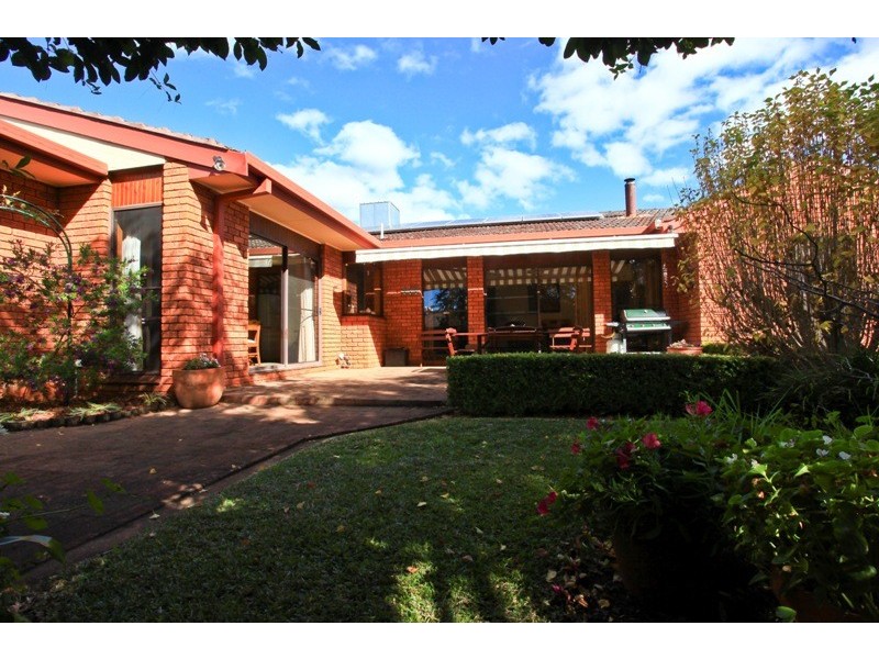 77 Margaret Crescent, Dubbo NSW 2830
