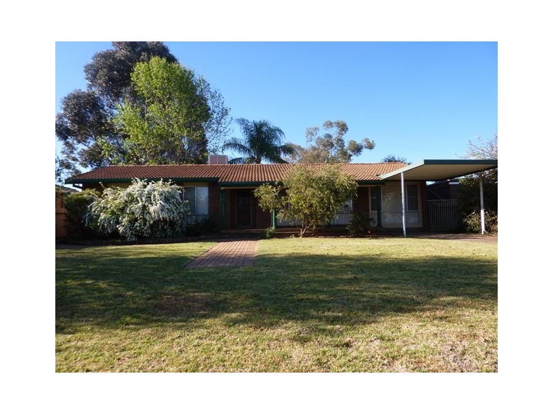 8 Norfolk Crescent, Dubbo NSW 2830