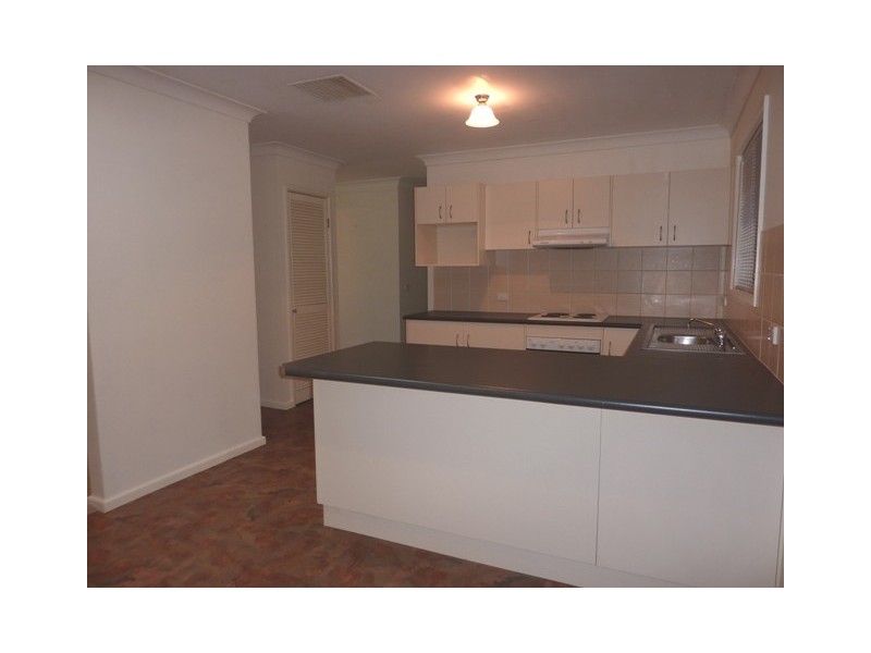 8 Norfolk Crescent, Dubbo NSW 2830