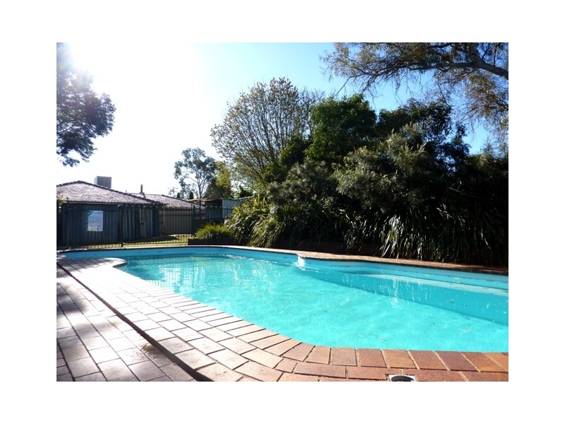 8 Norfolk Crescent, Dubbo NSW 2830