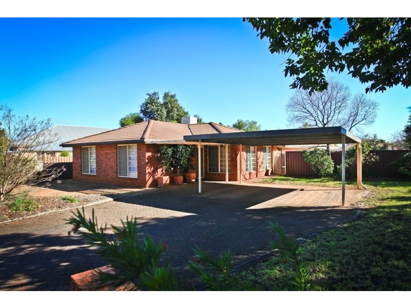 2 Regent Court, Dubbo NSW 2830