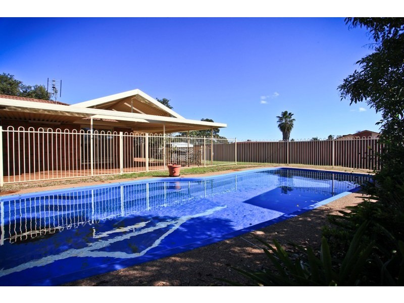 2 Regent Court, Dubbo NSW 2830