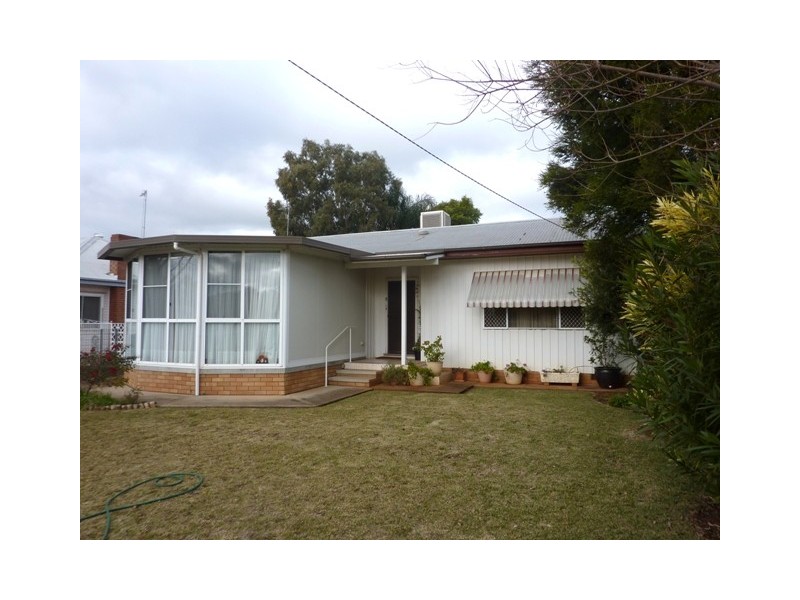 8 Trelanvean Street, Dubbo NSW 2830