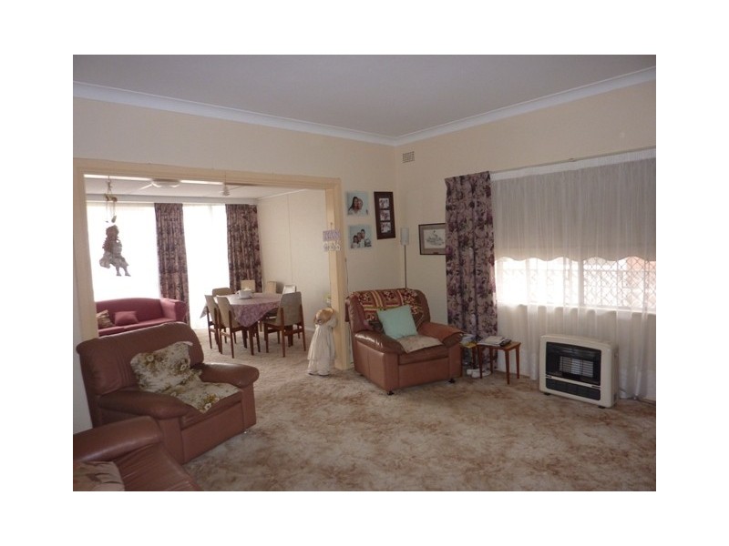 8 Trelanvean Street, Dubbo NSW 2830