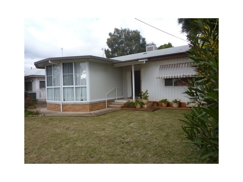8 Trelanvean Street, Dubbo NSW 2830