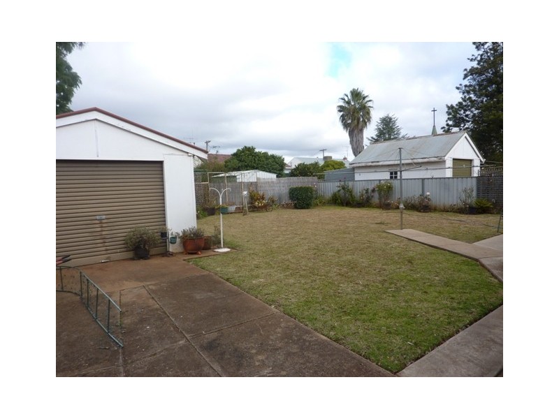 8 Trelanvean Street, Dubbo NSW 2830