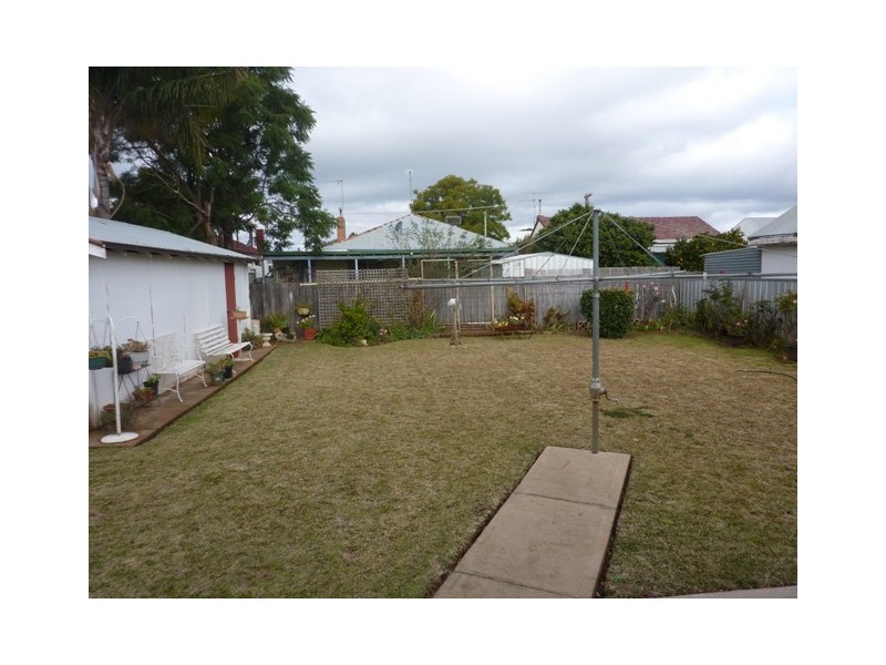 8 Trelanvean Street, Dubbo NSW 2830
