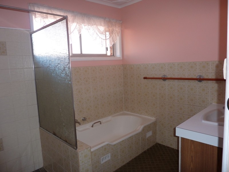 63 Margaret Crescent, Dubbo NSW 2830
