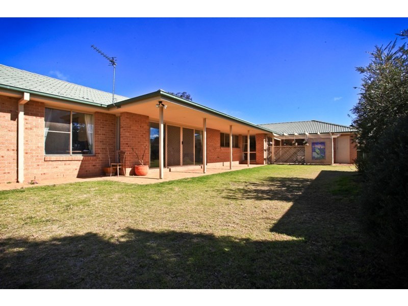 7 Pebble Beach Drive, Dubbo NSW 2830