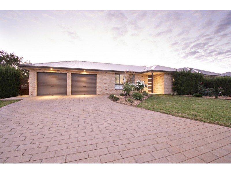 16 Durum Circuit, Dubbo NSW 2830