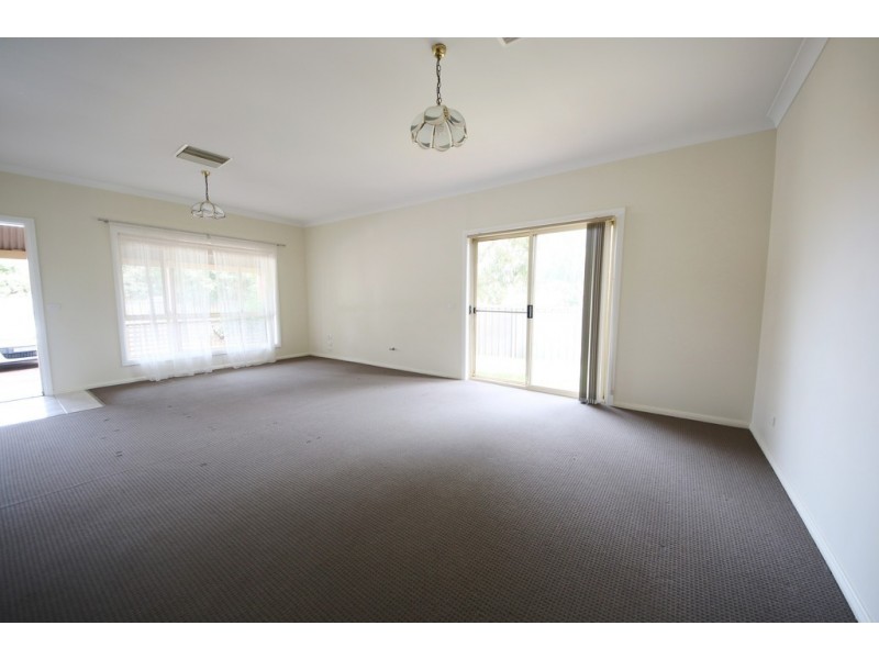 6a Ellis Park Close, Dubbo NSW 2830