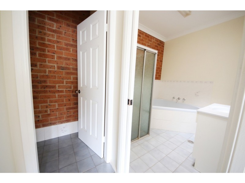 6a Ellis Park Close, Dubbo NSW 2830