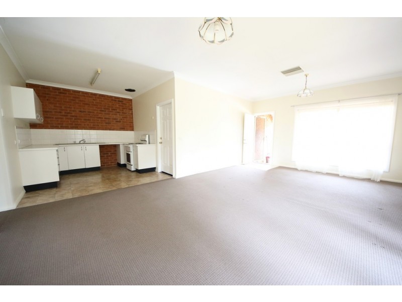 6a Ellis Park Close, Dubbo NSW 2830