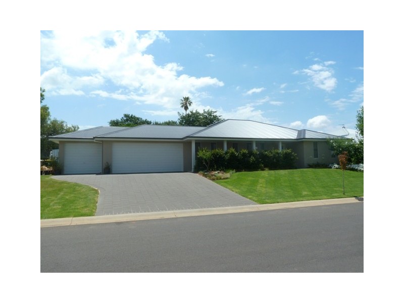 23 Regand Park Boulevard, Dubbo NSW 2830