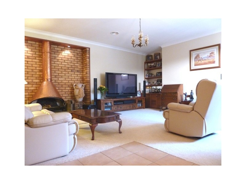 37 Hazelwood Drive, Dubbo NSW 2830