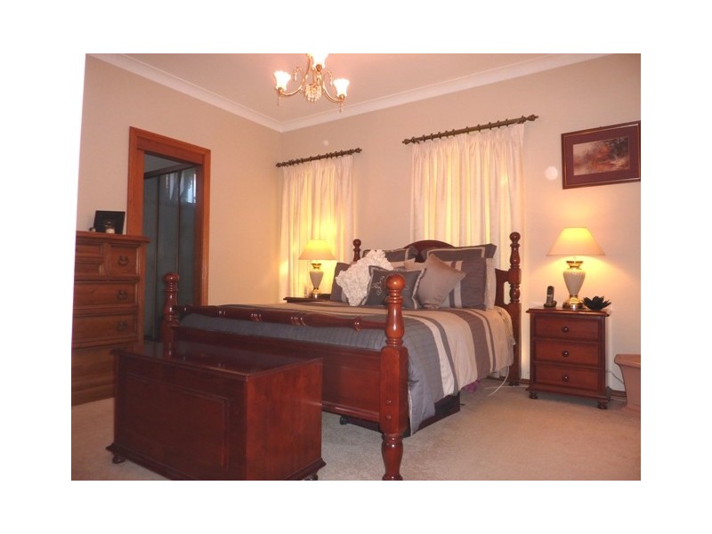 37 Hazelwood Drive, Dubbo NSW 2830