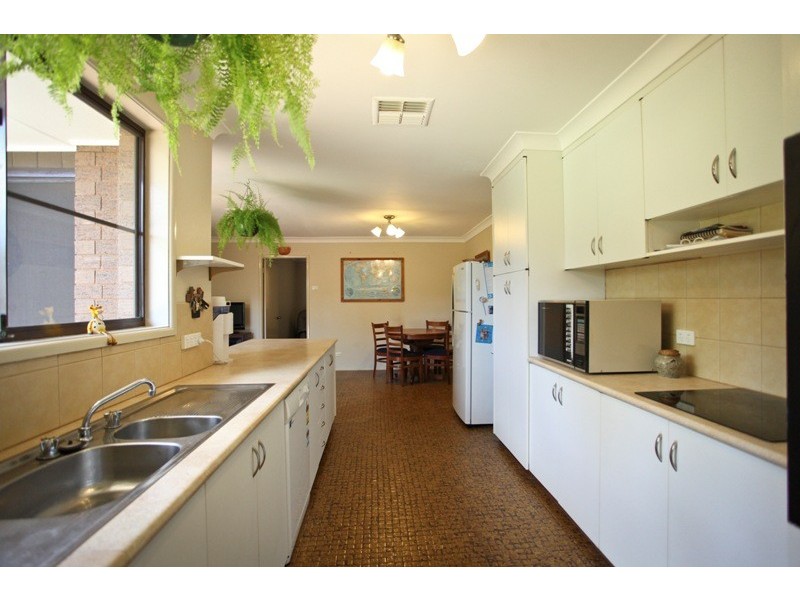 16 Royal Parade, Dubbo NSW 2830