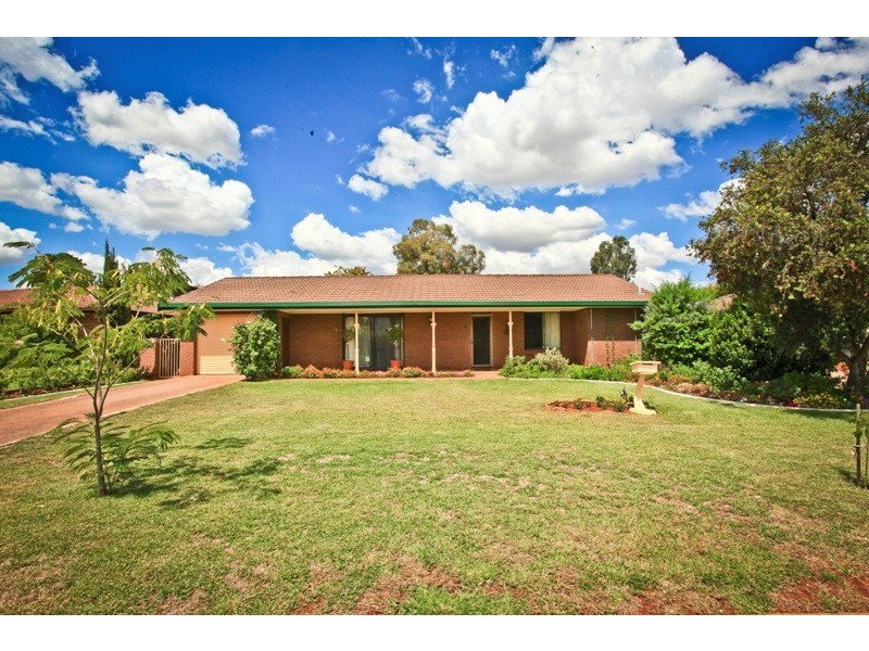 16 Royal Parade, Dubbo NSW 2830