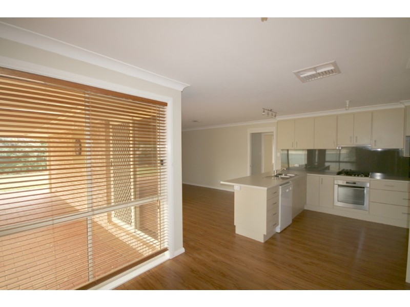 6 Castlereagh Avenue, Dubbo NSW 2830