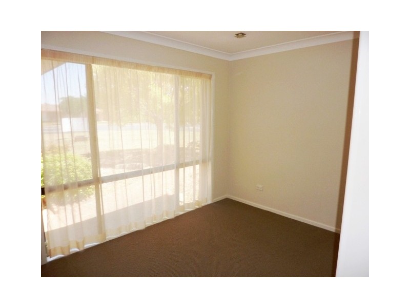 66 Sovereign Street, Dubbo NSW 2830