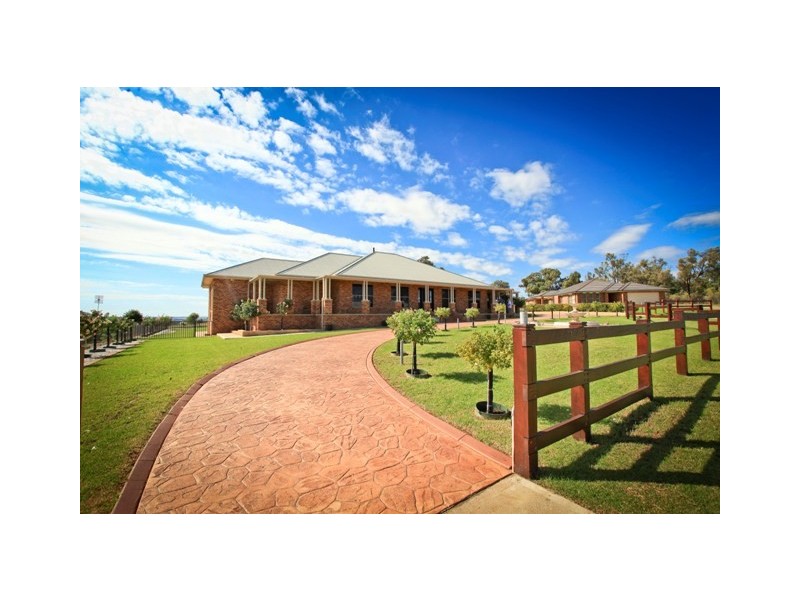 7 Ballindoch Place, Dubbo NSW 2830