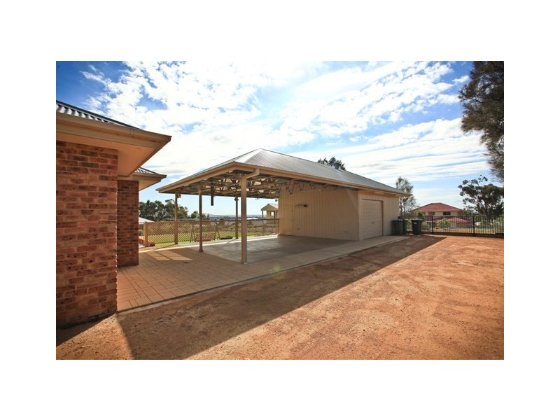 7 Ballindoch Place, Dubbo NSW 2830
