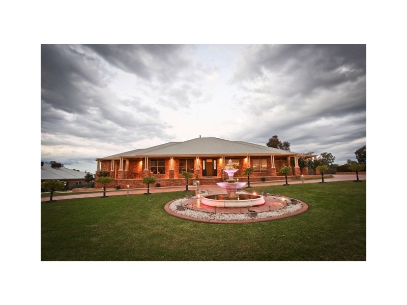 7 Ballindoch Place, Dubbo NSW 2830