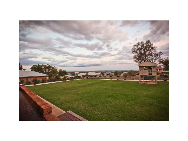 7 Ballindoch Place, Dubbo NSW 2830